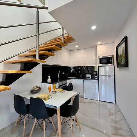 Διαμέρισμα Luxury Penthouse & Panoramic View In Heart Of - Flaviense